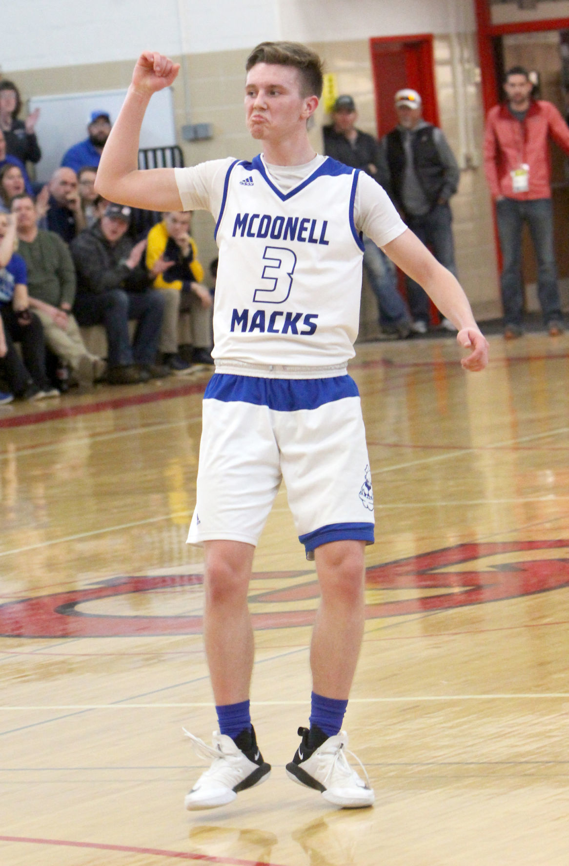 McDonell boys basketball vs Luck at Chi-Hi 3-9-19